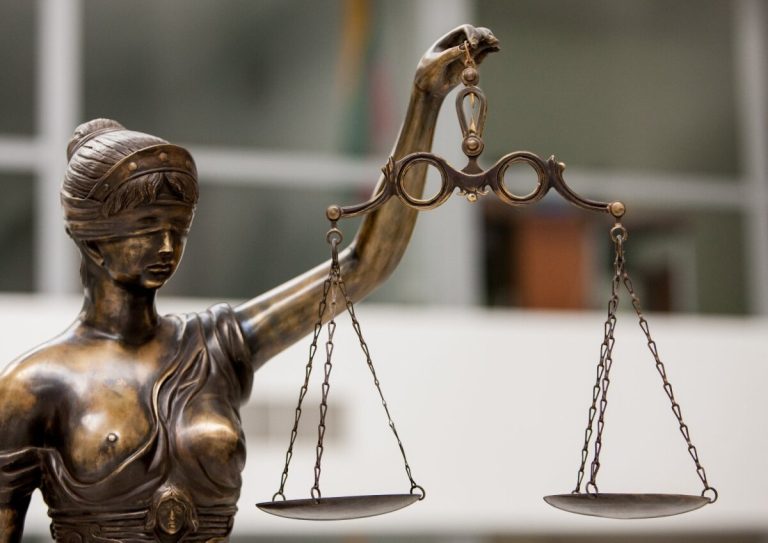 resize_1200x900_teismas-teisejas-mantija-teisingumas-byla-temide-85913893